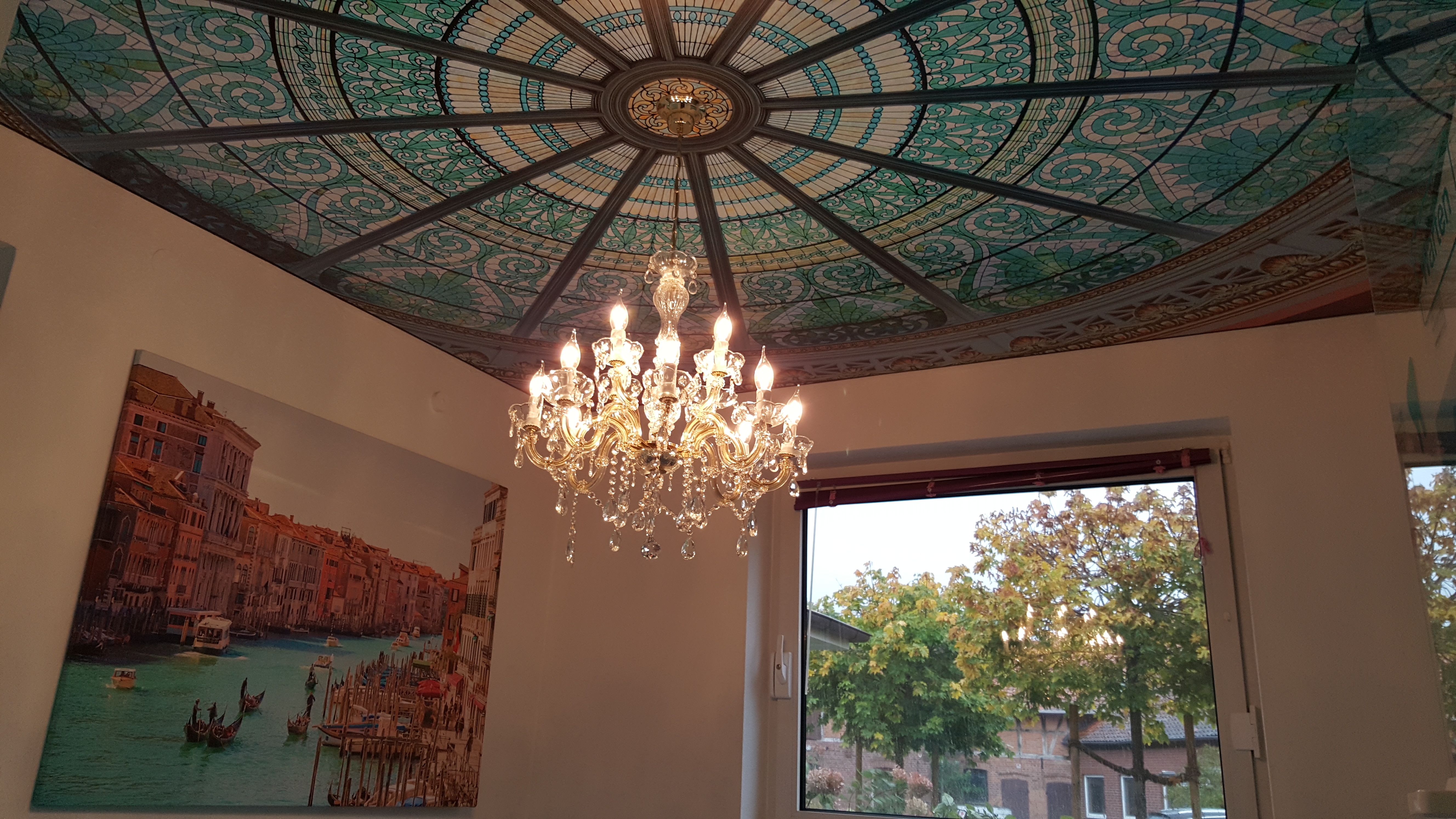 Spanndecke mit integrierter Beleuchtung